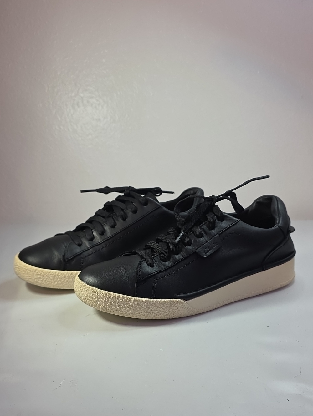 CLARKS CRAFT CUP LOW TOP BLACK LEATHER SNEAKERS LADIES SIZE 8.5 VGUC